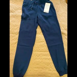 Lululemon On The Fly Jogger *Woven